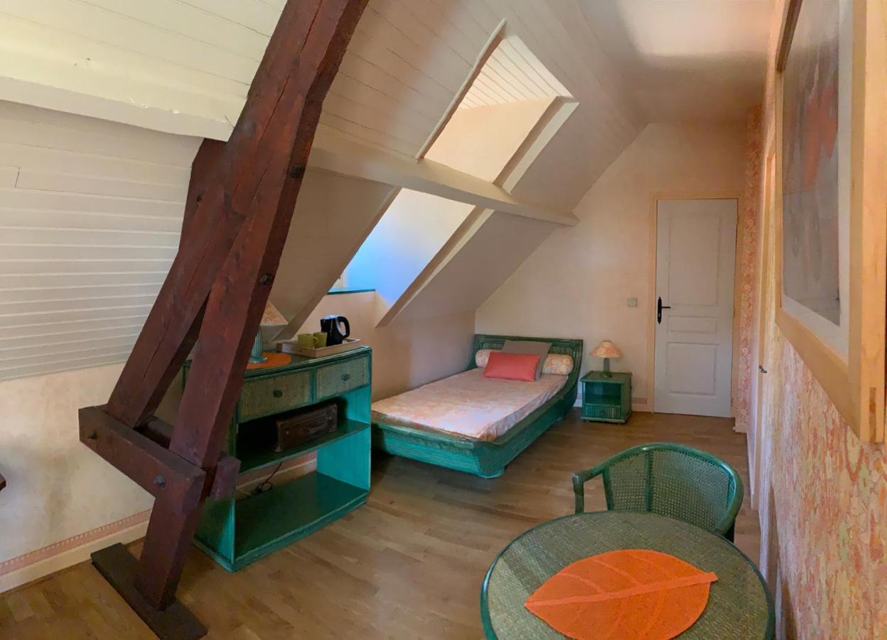 Le Moulin Du Boisset Bed & Breakfast Saint-Denis-lès-Martel Eksteriør bilde